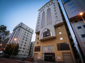 Qasr Alazizia Hotel