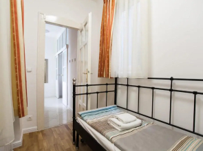 Chic & Charm Apartment