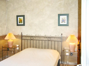 House With 2 Bedrooms in Oppède, With Wonderful Mountain View, Pool Ac