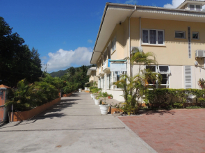 Reef Holiday Apartments