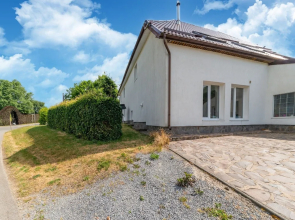 Family Villa Near Lake