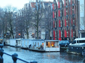 Pantheos Top Houseboat