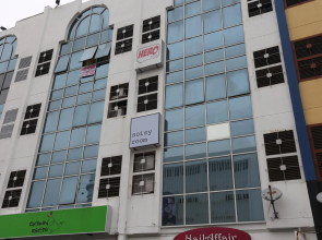 ZEN Rooms Noisy Room