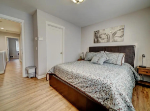 Cozy 2 Bedroom Townhouse in Northgate