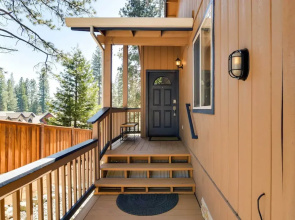 Updated Lake Almanor Retreat w/ Patio & Grill!