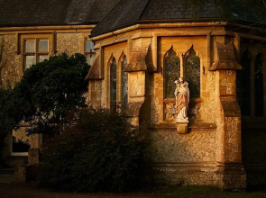Captivating 6-bed Manor House in Totland Bay