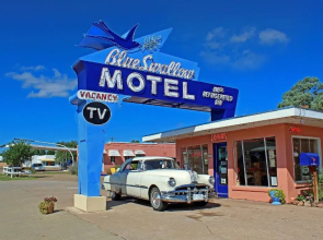 Blue Swallow Motel