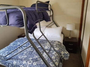 Kumara Historic Cottages - Hostel