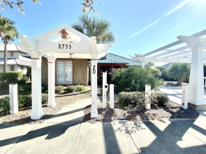 Beach Club Cottage 20 by ALBVR