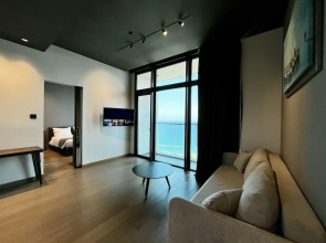 128 LIM - 2106 Stay Only Tower Suite