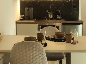 Xoe Mini-suites and Apartments