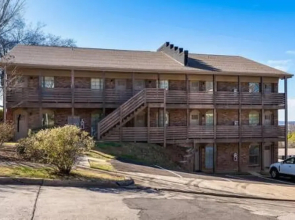 Great Location Close to Golf and Downtown