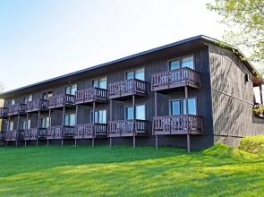 Lake Fanny Hooe Resort-2 Bed With Balcony #12 1 Bedroom Hotel Room by RedAwning