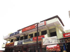 OYO 43688 Hotel Surya