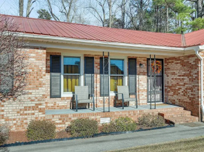 Greenville Home: 2 Mi to Downtown!