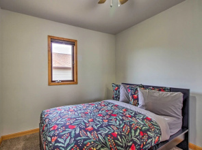 Dog-friendly Crosby Home w/ Bike Storage!