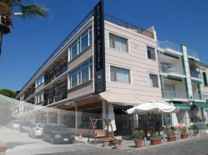 Celeb Hotel