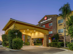 Best Western Plus Wasco Inn & Suites