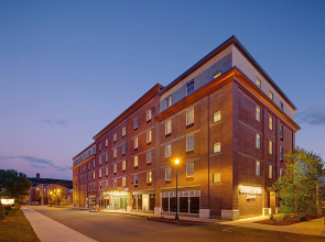 Courtyard by Marriott Keene Downtown
