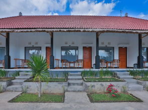 Mamaras Guest House