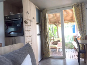 Bungalow de 3 chambres avec piscine partagee et jardin amenage a Frejus a 5 km de la plage