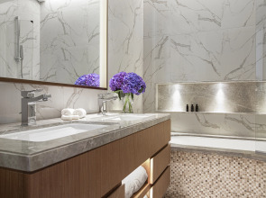 Al Jaddaf Rotana Suite Hotel