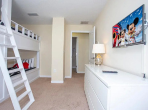 Stunning 4 Bd w/ Pool Close to Disney 8940