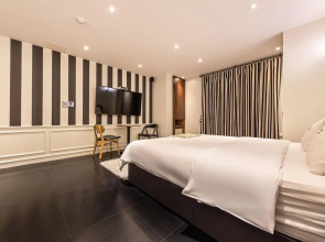 Yaja Hotel
