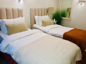 Contemporary large apartment in an ideal location