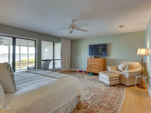 Waterfront Panama City Townhome w/ Dock + Deck!