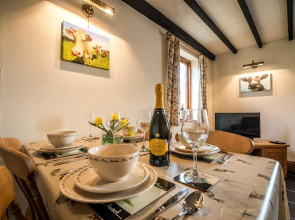 The Brambles - 2 Bedroom Cottage - Llanteg