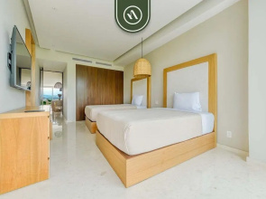 New 3BR Condo - Oceanview Terrace - Private Beach