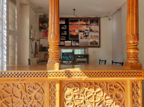 Amit Palace