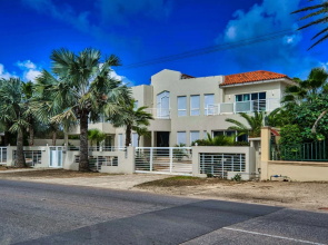 Direct Ocean Front Villa With Private Pool + View! Boca Catalina Malmok!