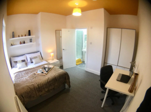 Townhouse @ 87 Walthall Street Crewe