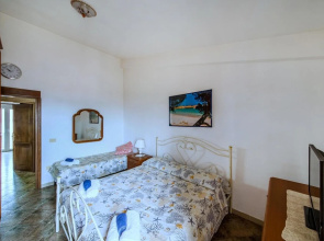 Stunning Apartment in La Maddalena With 5 Bedrooms and Wifi