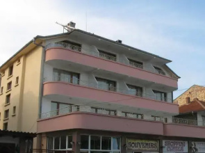 Tomcho Guest House