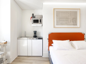 Lisbon Serviced Apartments - Ascensor da Bica