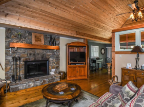 Welcome View Point 5 Bedroom House
