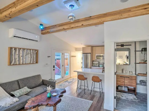 Cozy Flagstaff Studio w/ Patio - Near Dtwn!