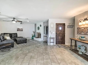 Lake Havasu Getaway w/ Private Pool & Hot Tub