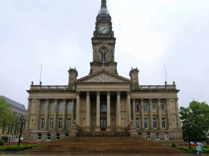 Ideal Home away in Smithalls, Bolton