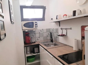 studio avec balcon et place de parking
