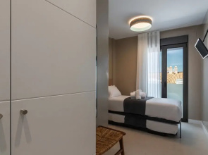 Duplex Townhouse With Balcony