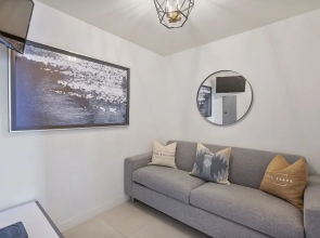 914 Tiffany House 1 Bedroom Condo by RedAwning