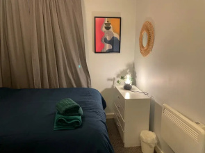 Stylish Retreat - Sleeps 6 Terrace-2bedroom-petsok
