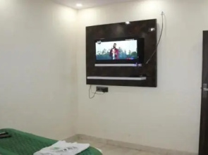 Hotel Sharda Lodge By WB Inn