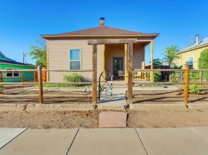 Walkable Location, Fenced Yard: Wickenburg Home!