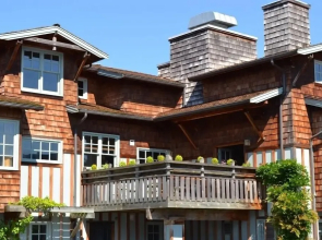 La Conner Channel Lodge