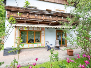 Apartment in Piesendorf Near Ski Slopes